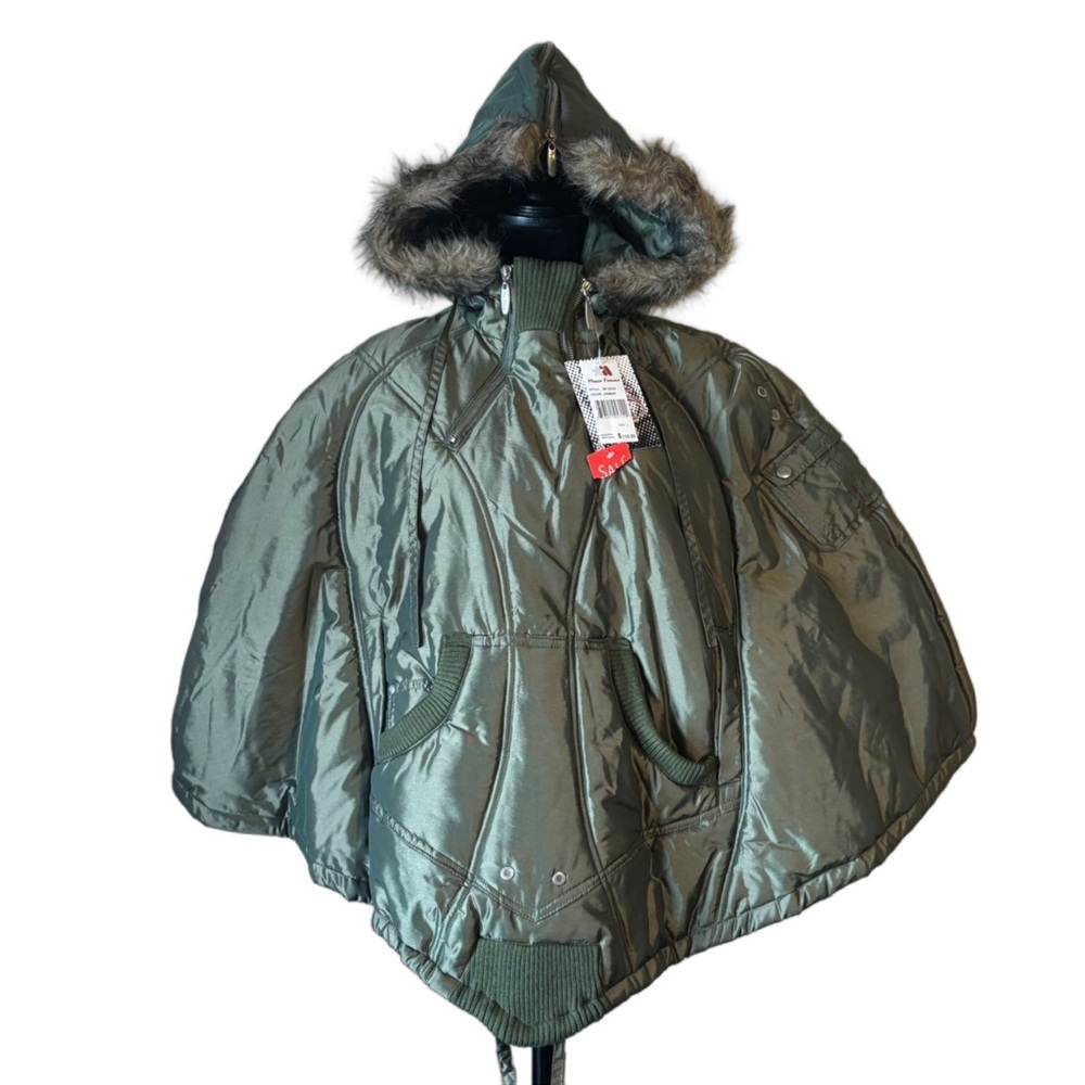 NWT Mecca Femme Olive Green Poncho with Fur Parka Women’s Size Large.